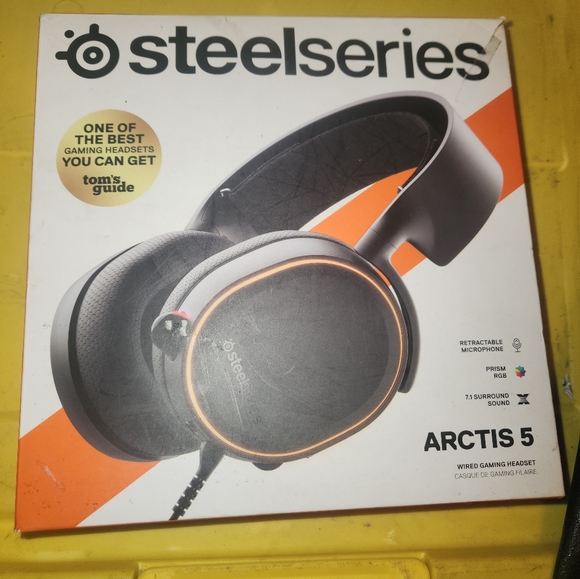 Headphones - Picture 1 of 1